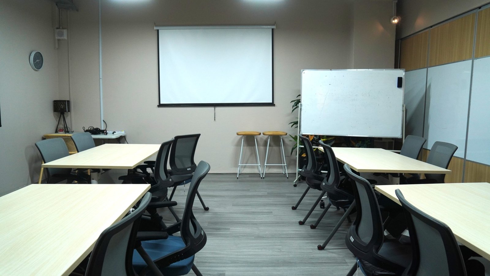 Training Room 1 in cluster layout